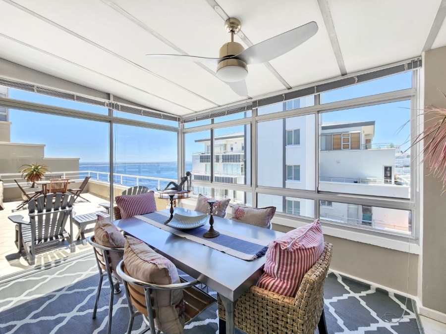 2 Bedroom Property for Sale in Sea Point Western Cape